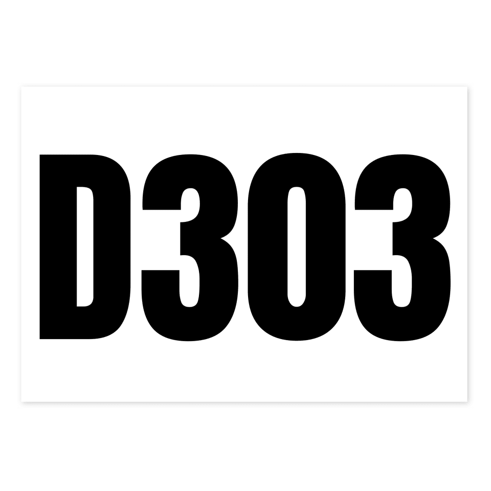 Lagergångsskylt Vit botten och svart text-skylten har storleken 297x210mm och tillverkas i materialet Aluminium 0.7mm. Denna standardskylt kan anpassas så att du kan skapa din egen version av skylten.